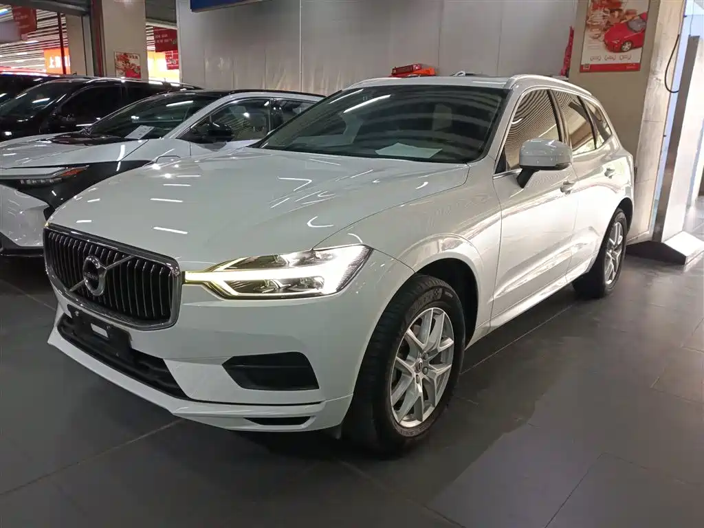 Volvo XC60 2019 — фото 1