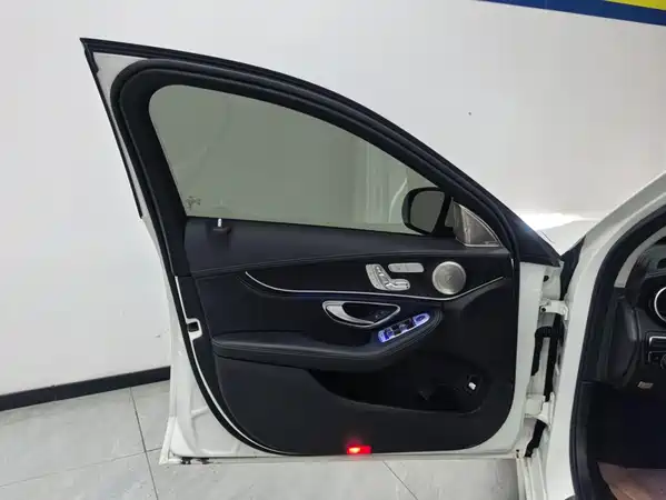 Mercedes-Benz C-Class 2020