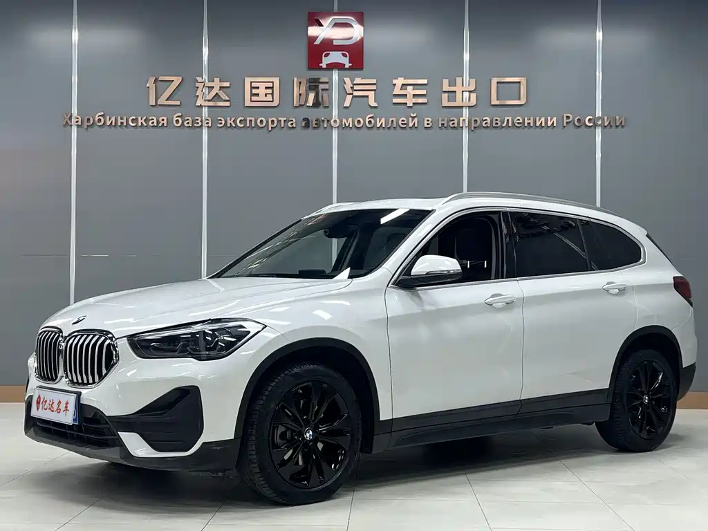 BMW X1 2021 — фото 1