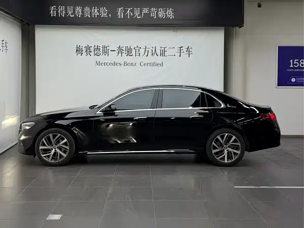 Mercedes-Benz E-Class 2024