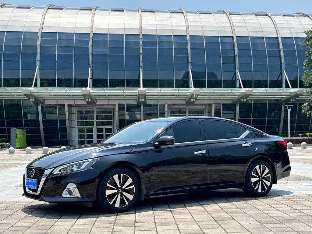 Nissan Teana 2021 — фото 1