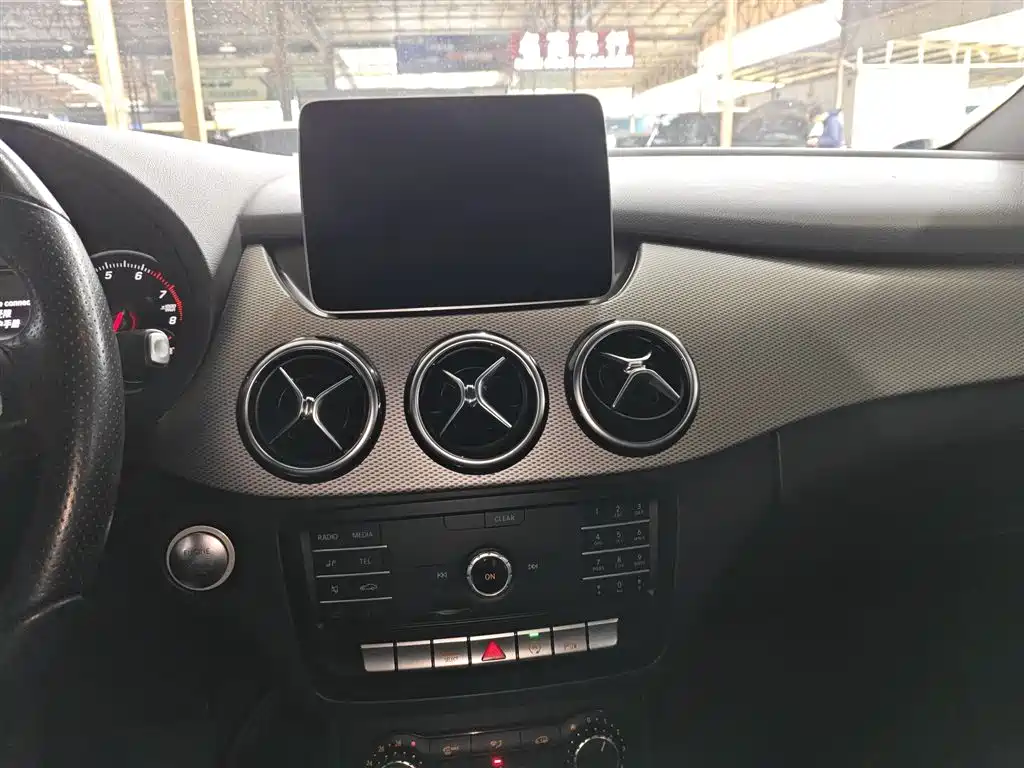 Mercedes-Benz B-Class 2018 — фото 8