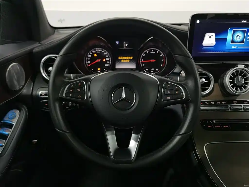 Mercedes-Benz GLC 2016 — фото 11