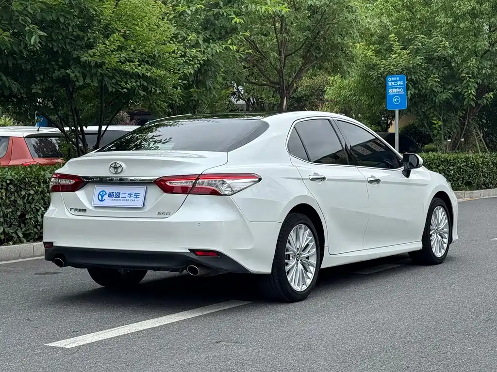 Toyota Camry 2020 — фото 4