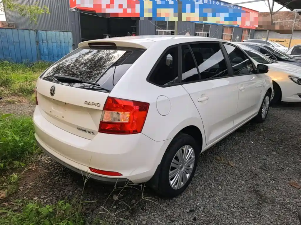 Skoda Rapid Spaceback 2019 — фото 7