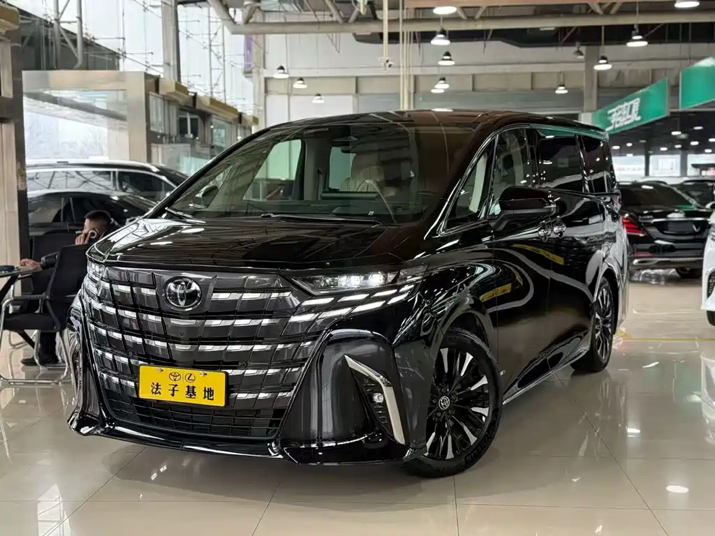 Toyota Alphard 2023 — фото 1