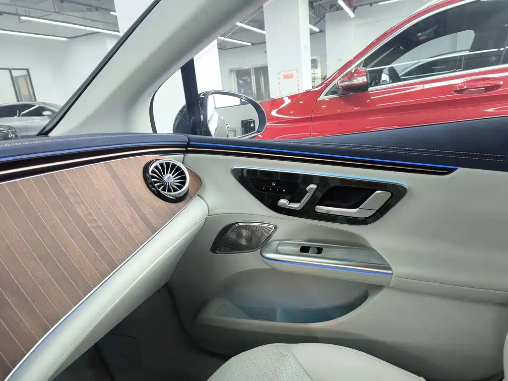 Mercedes-Benz EQE 2025 — фото 14