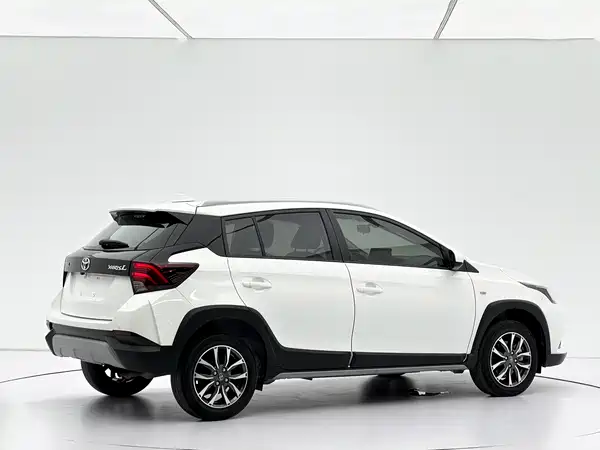 Toyota Yaris L 2023