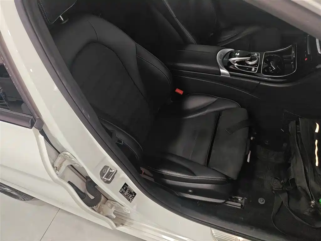 Mercedes-Benz C-Class 2018 — фото 25