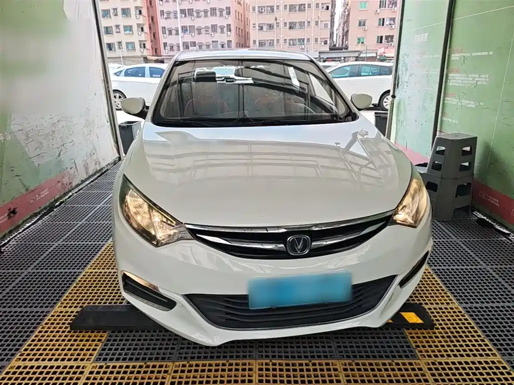 Changan Eado XT 2017 — фото 3