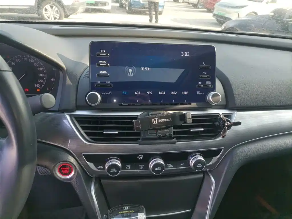 Honda Accord 2021 — фото 13