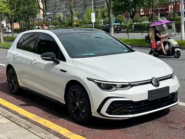 Volkswagen Golf 2024