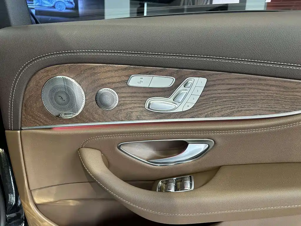 Mercedes-Benz E-Class 2022 — фото 14