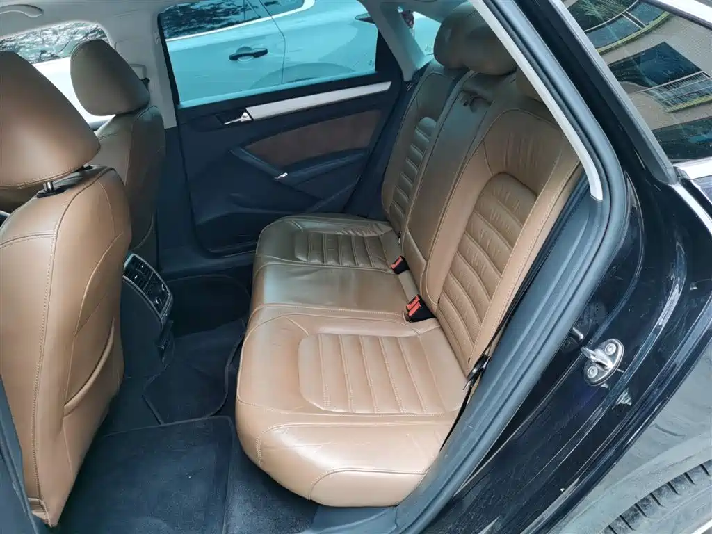 Volkswagen Passat 2015 — фото 17