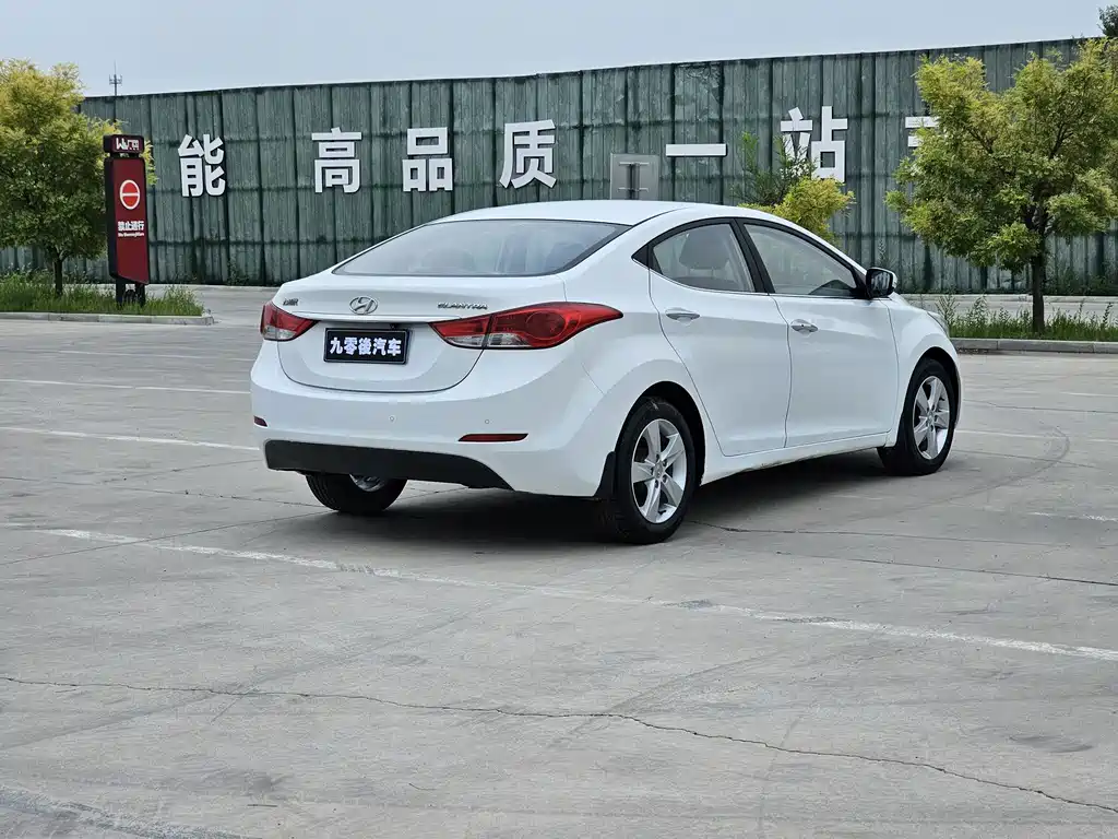 Hyundai Elantra 2013