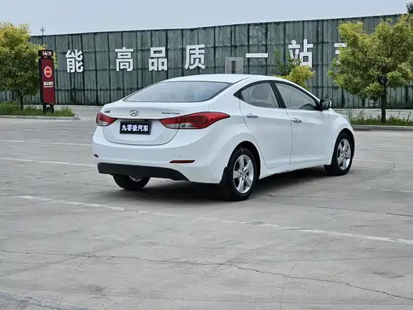 Hyundai Elantra Langdong 2013