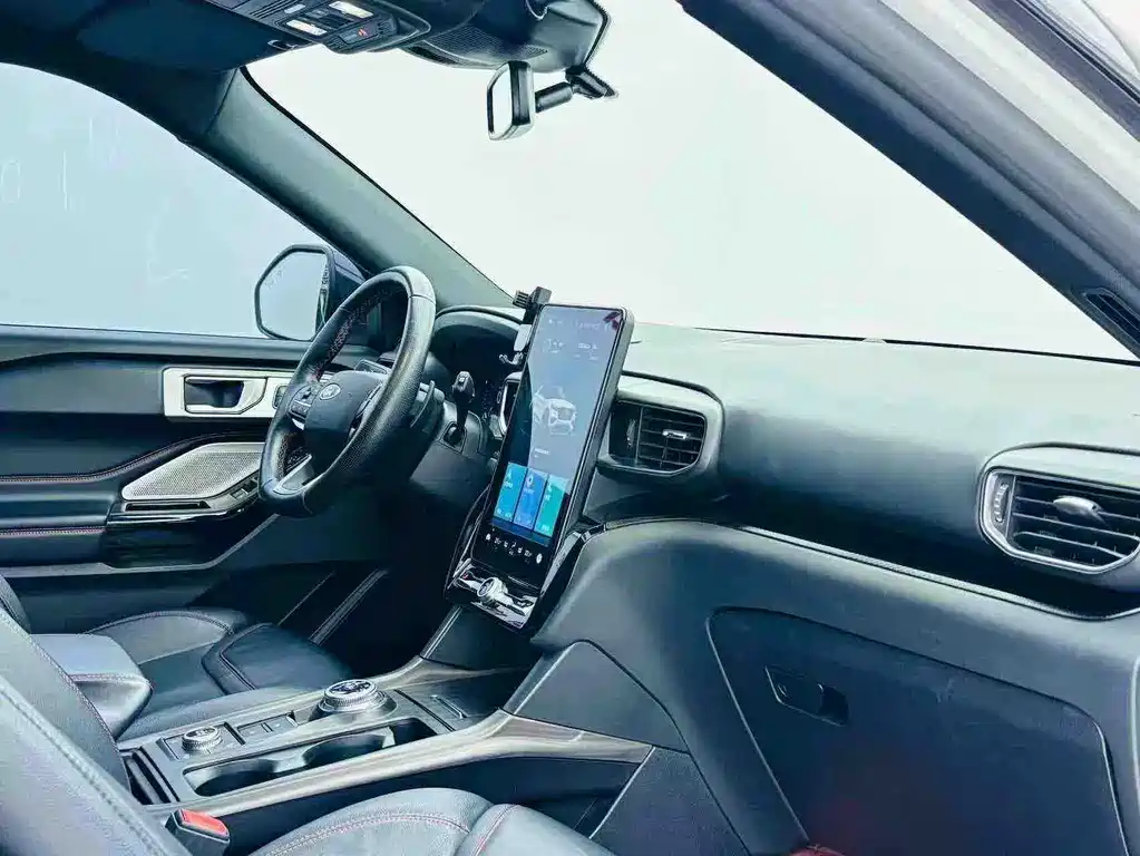 Ford Explorer 2020 — фото 15