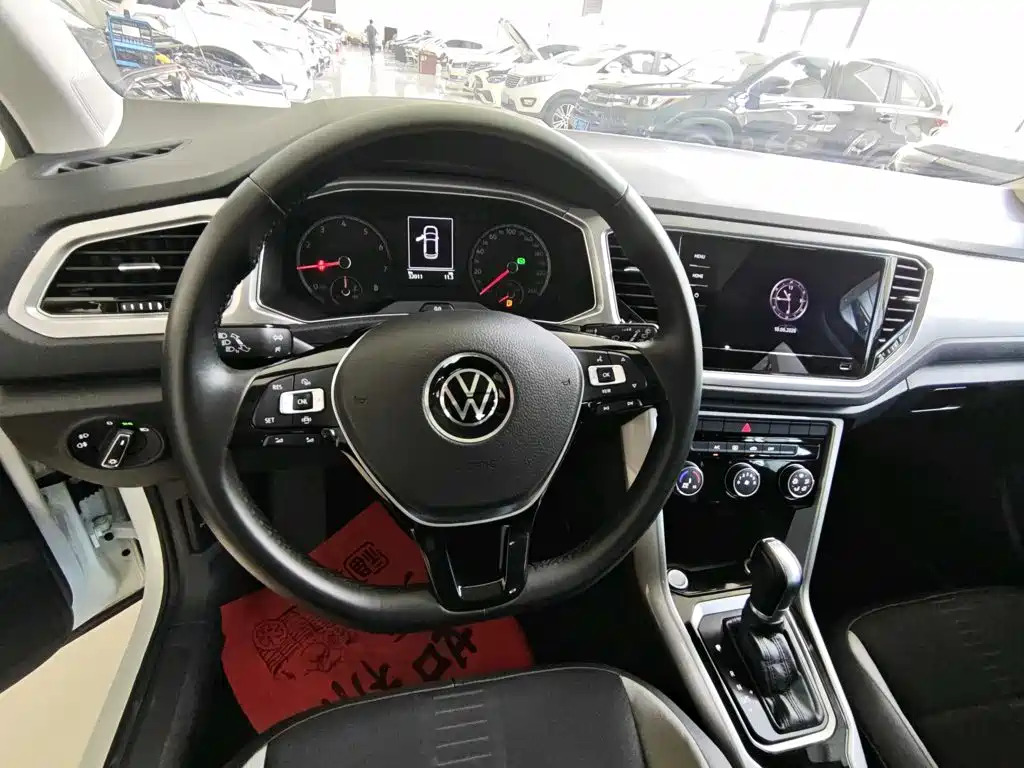 Volkswagen T-Roc 2023 — фото 14