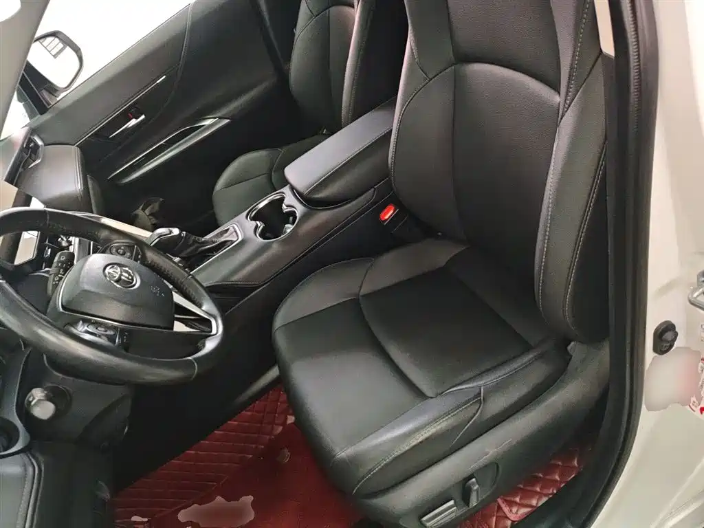 Toyota Venza 2024 — фото 15