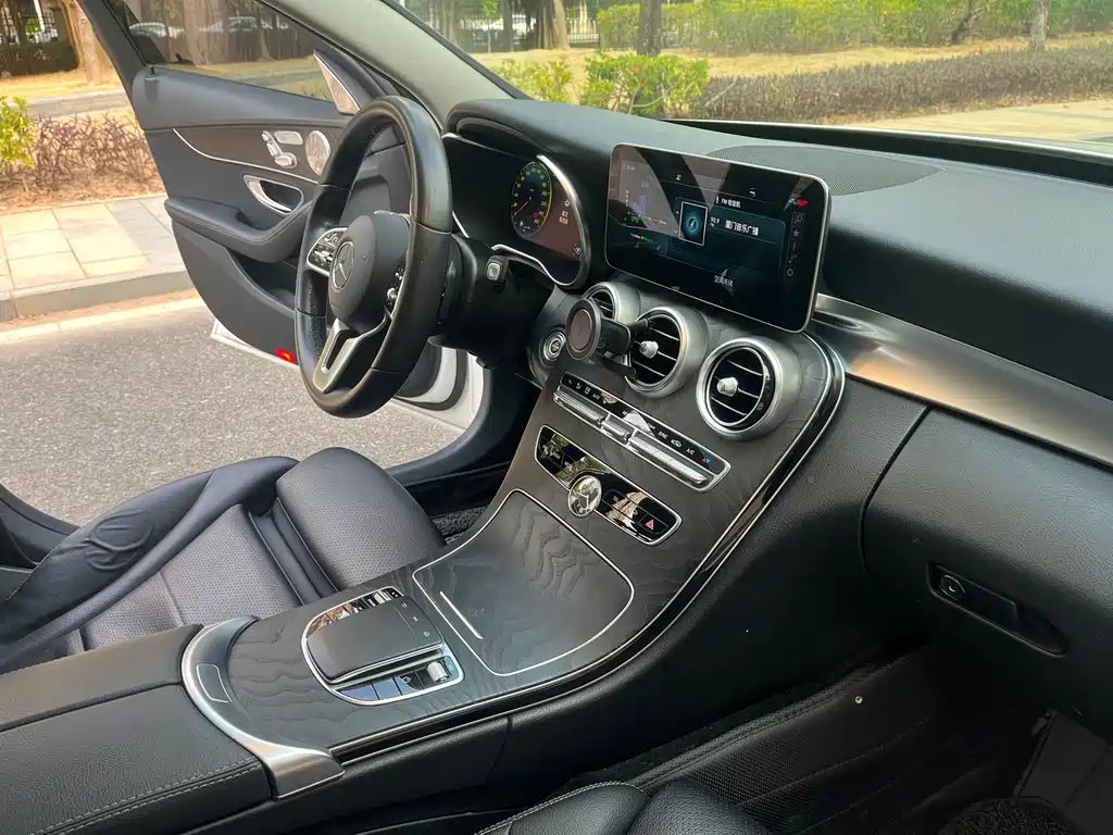 Mercedes-Benz C-Class 2019 — фото 12