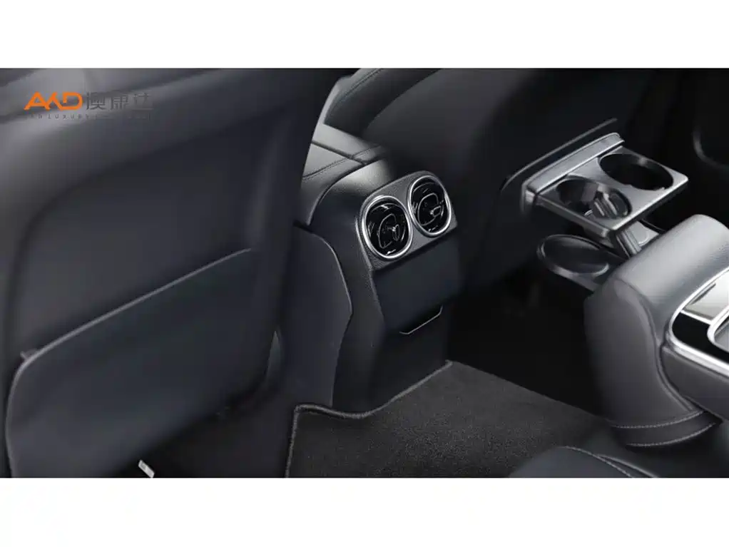 Mercedes-Benz C-Class 2023 — фото 9