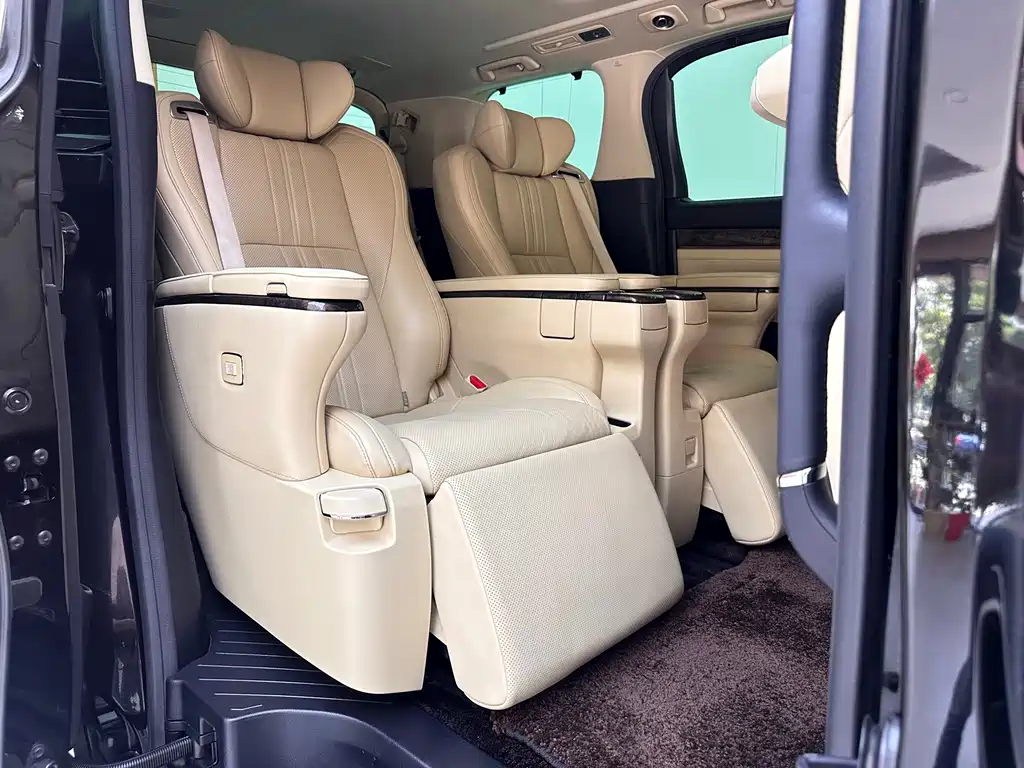 Toyota Alphard 2021 — фото 9