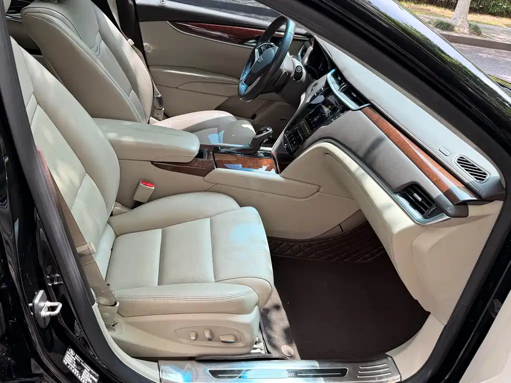Cadillac XTS 2017 — фото 14