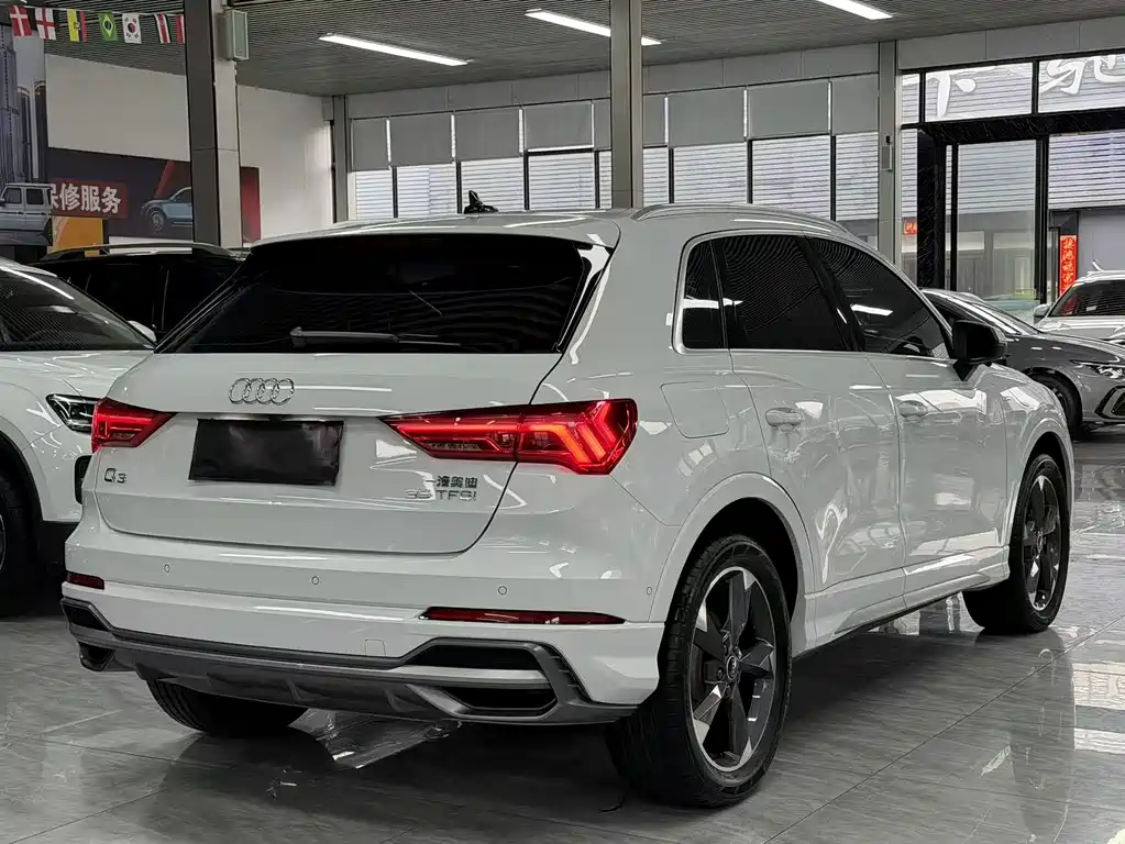 Audi Q3 2022 — фото 12