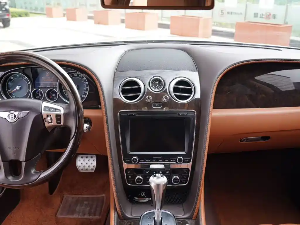 Bentley Flying Spur 2014 — фото 3