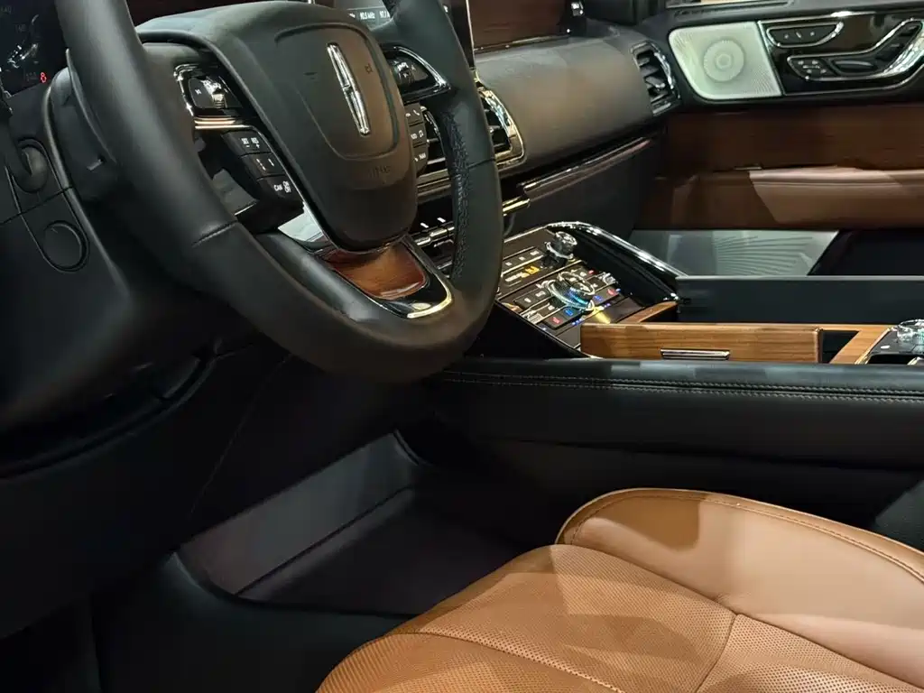 Lincoln Navigator 2018 — фото 2