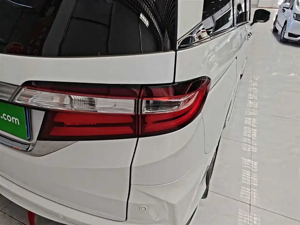Honda Odyssey 2015 — фото 8