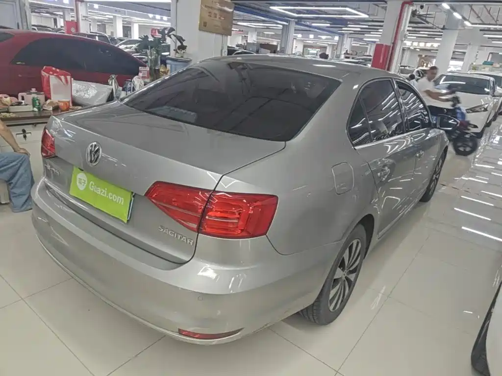 Volkswagen Sagitar 2017