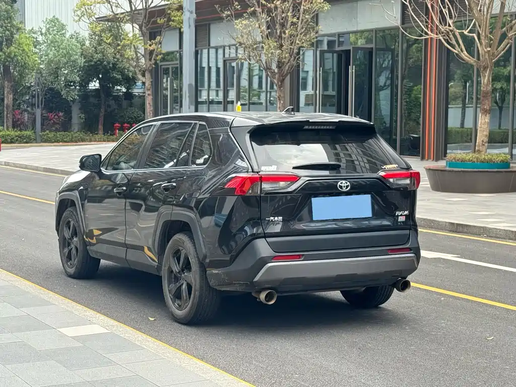 Toyota RAV4 2020 — фото 9