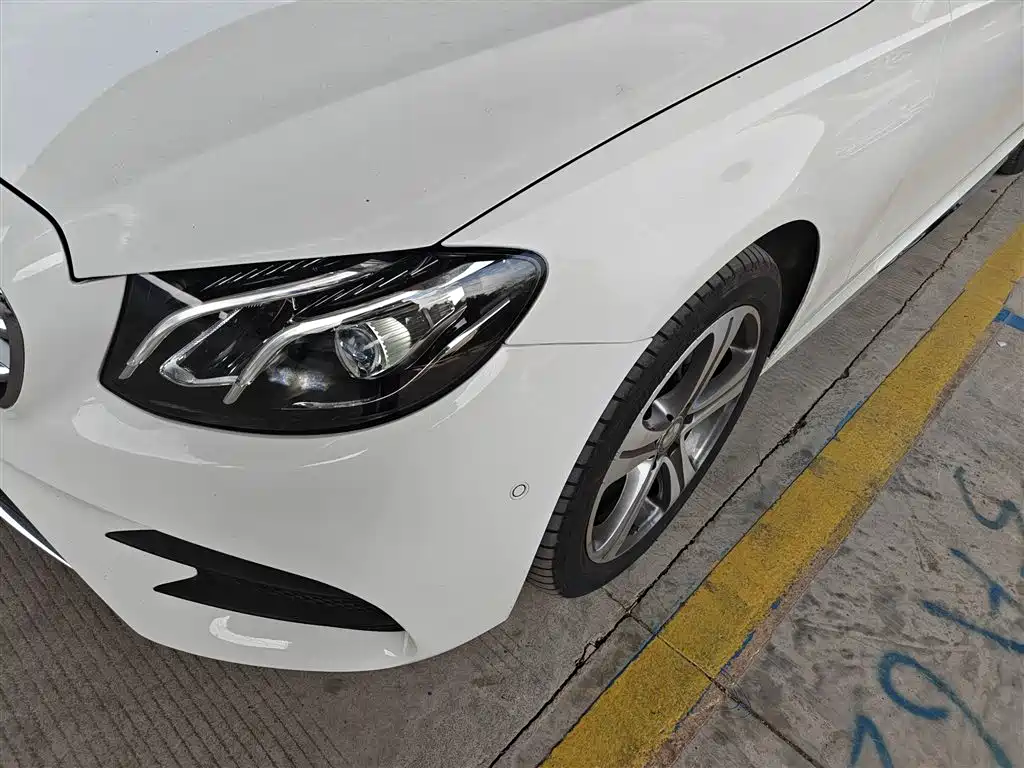 Mercedes-Benz E-Class 2016 — фото 18