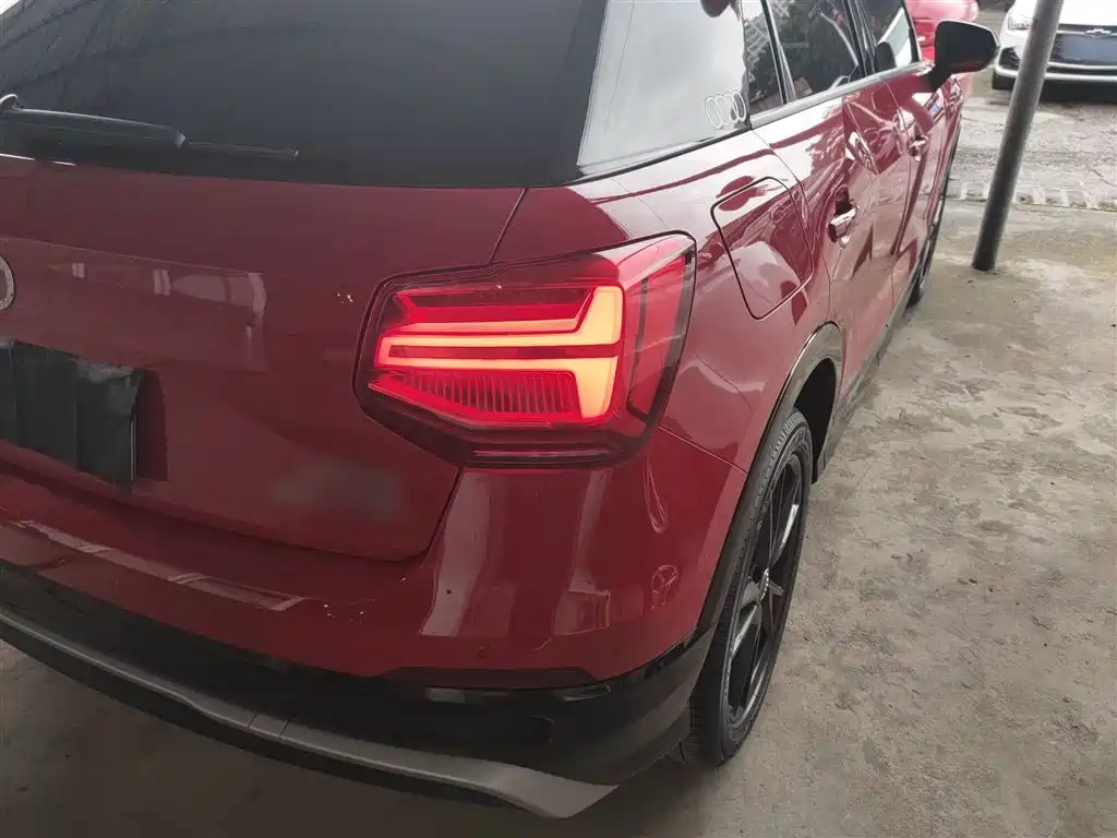 Audi Q2L 2019 — фото 23