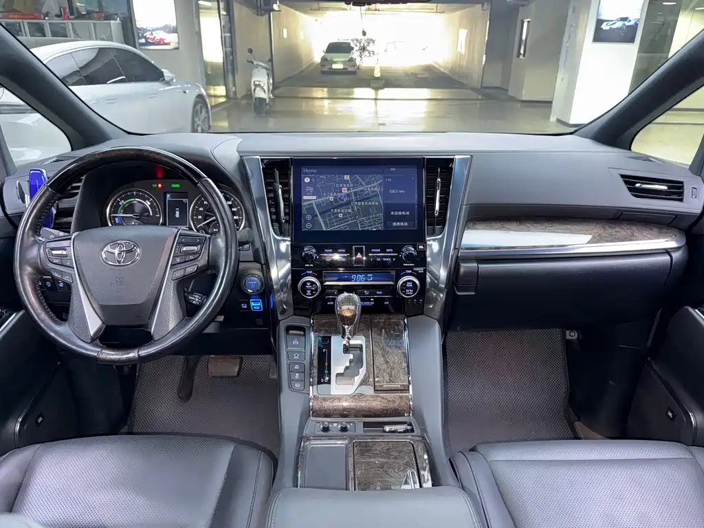 Toyota Alphard 2022 — фото 20