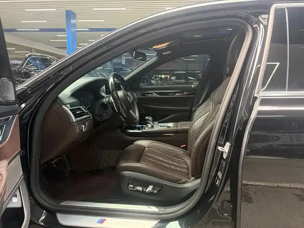 BMW 7 Series 2021