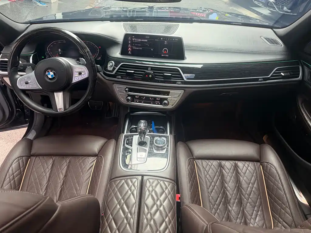 BMW 7 Series 2021 — фото 14