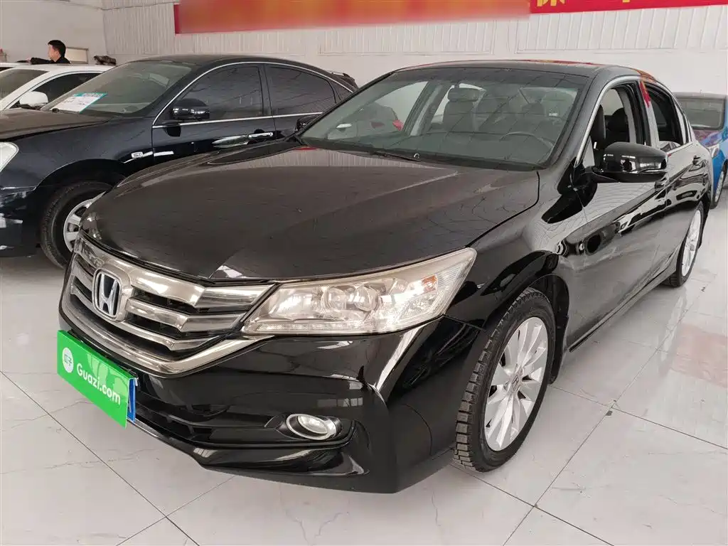 Honda Accord 2016 — фото 1