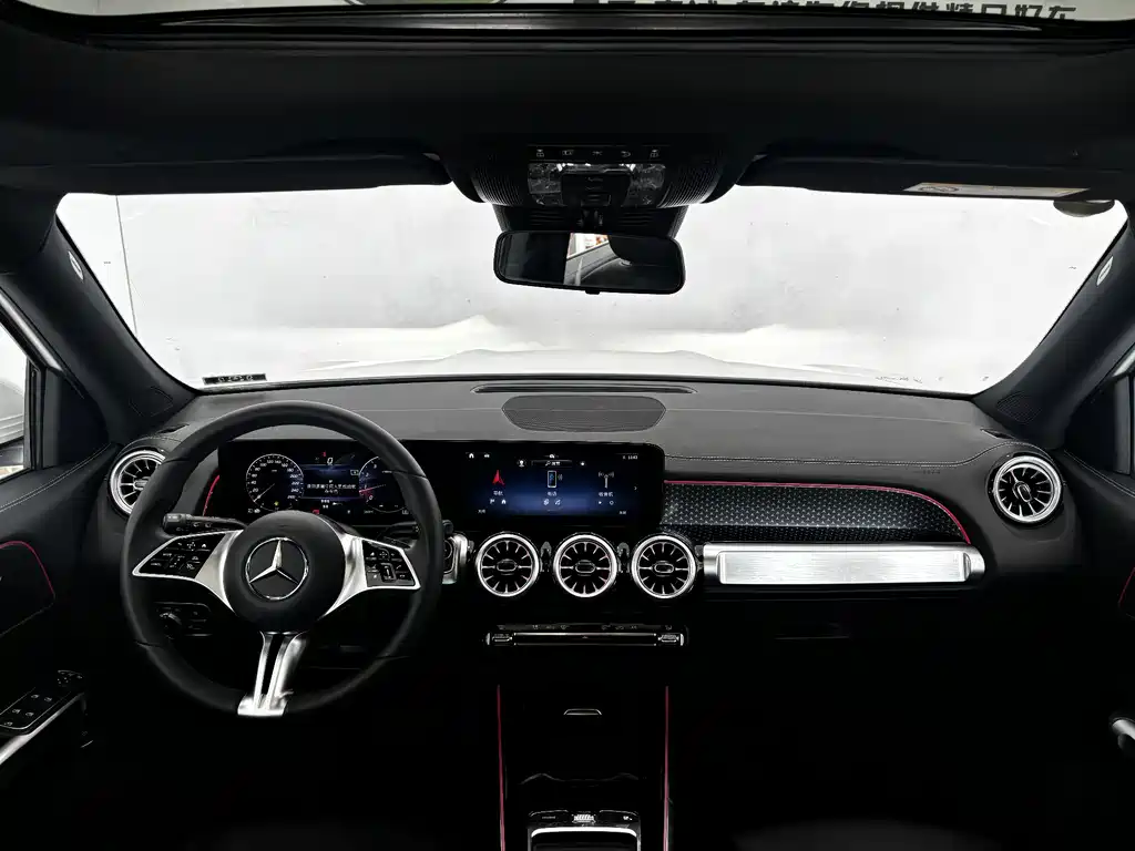Mercedes-Benz GLB 2025 — фото 14