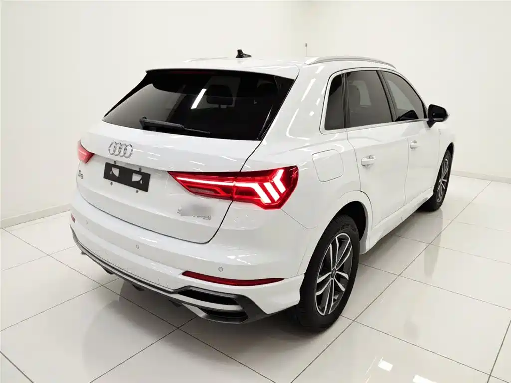 Audi Q3 2022 — фото 5