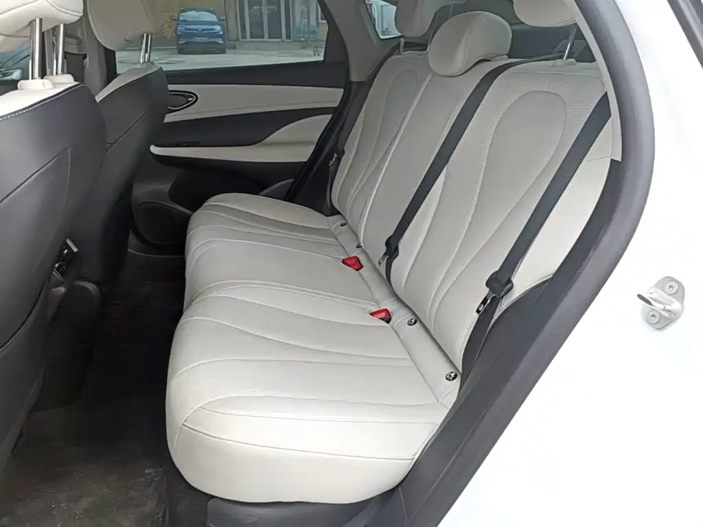BYD Seal 05 DM-i 2025 — фото 17