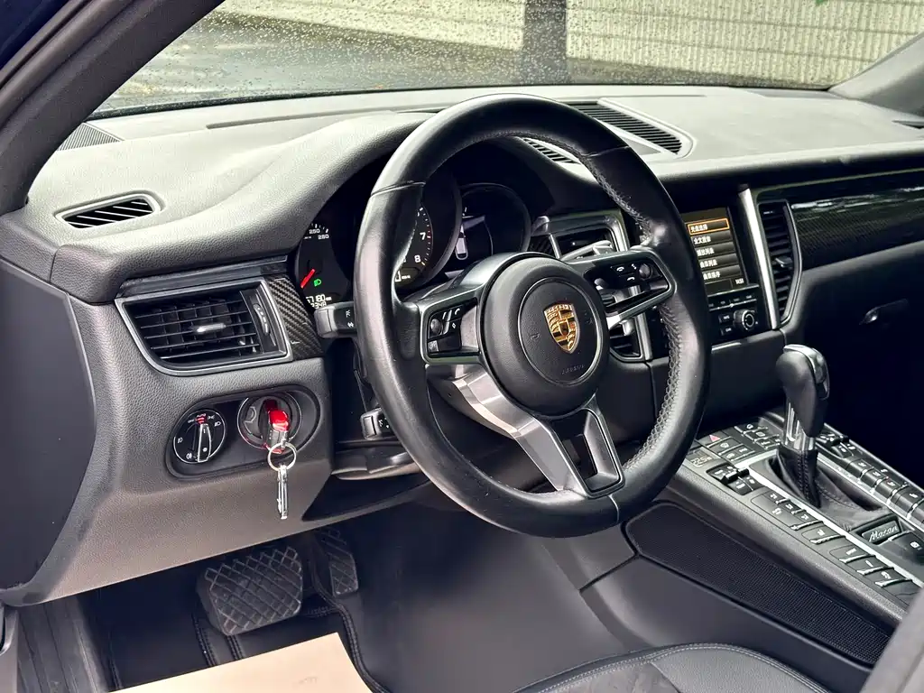 Porsche Macan 2015 — фото 19