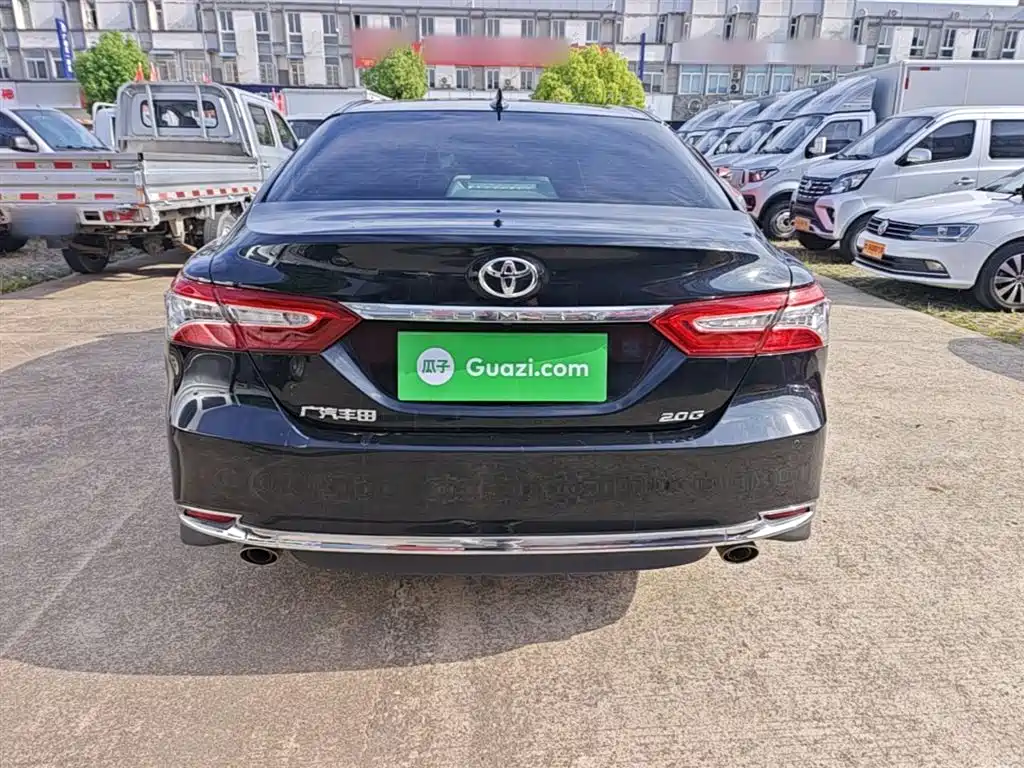Toyota Camry 2023 — фото 6