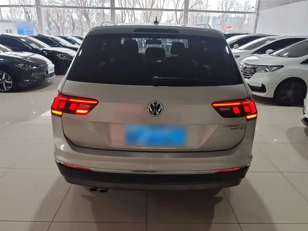 Volkswagen Tiguan L 2020 — фото 6
