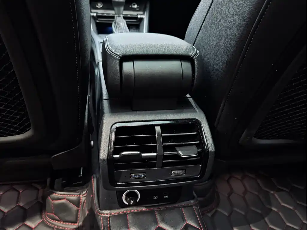 Audi Q3 2022 — фото 18