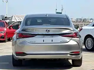 Lexus ES 2021 — фото 9