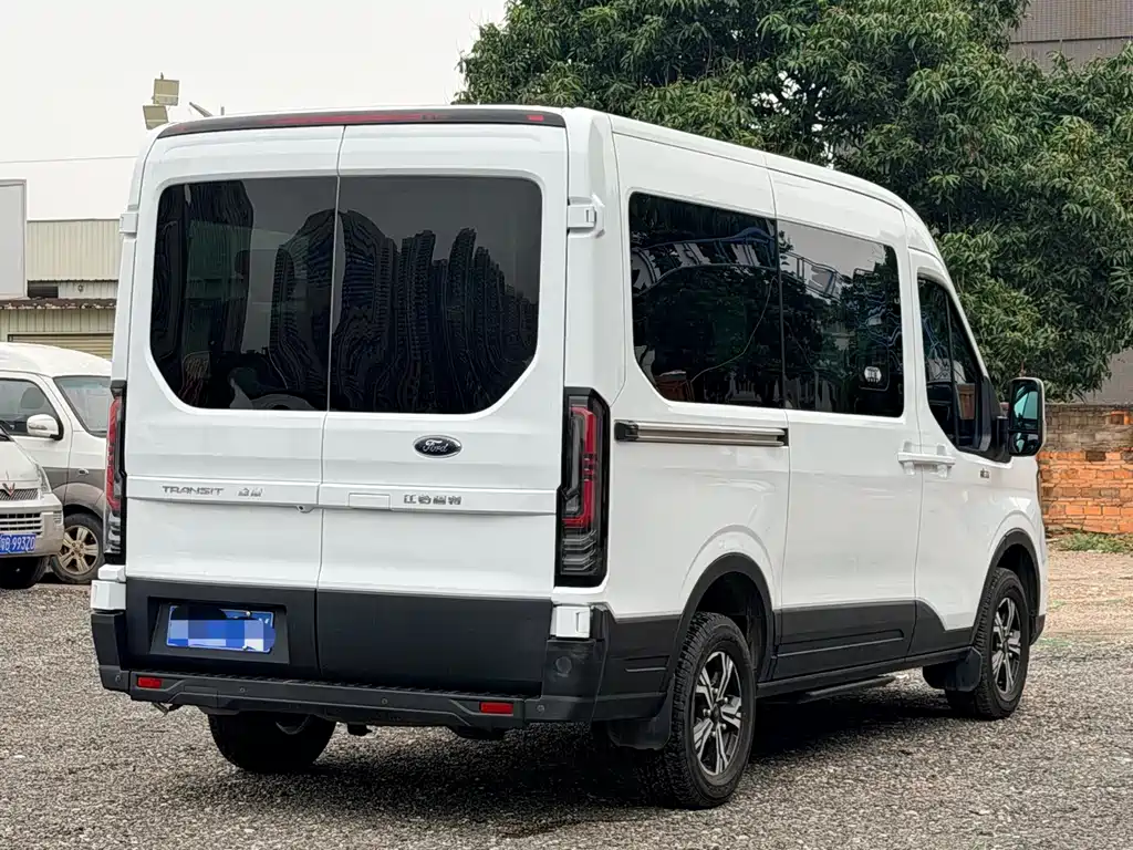 Ford Transit T8 2024 — фото 4