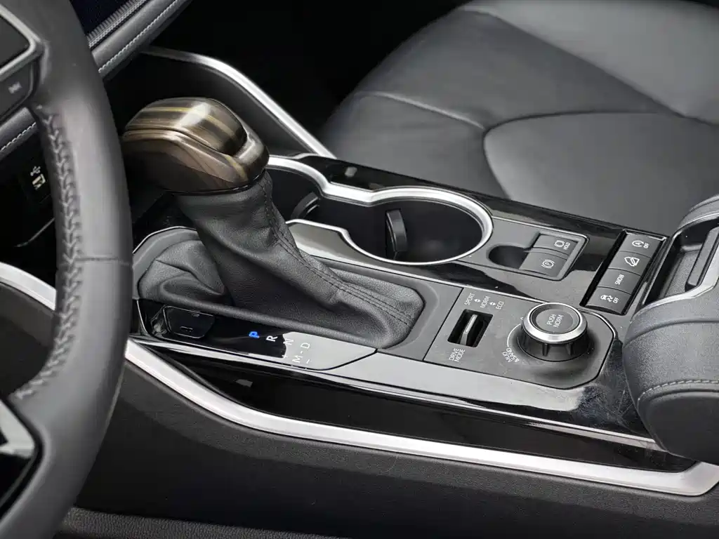 Toyota Highlander 2023 — фото 15