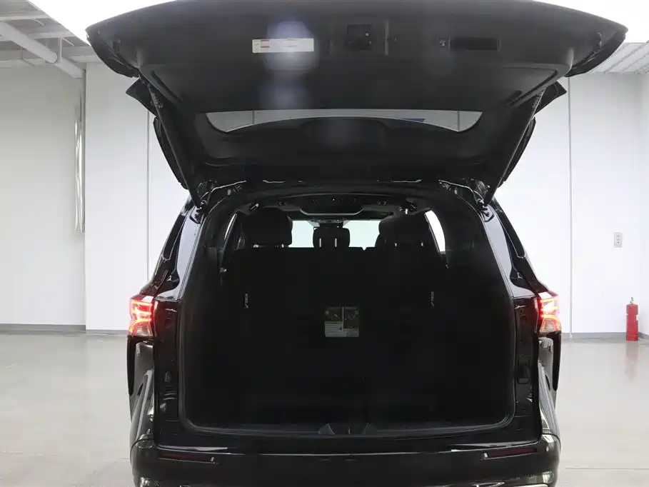 Toyota Sienna 2022 — фото 29